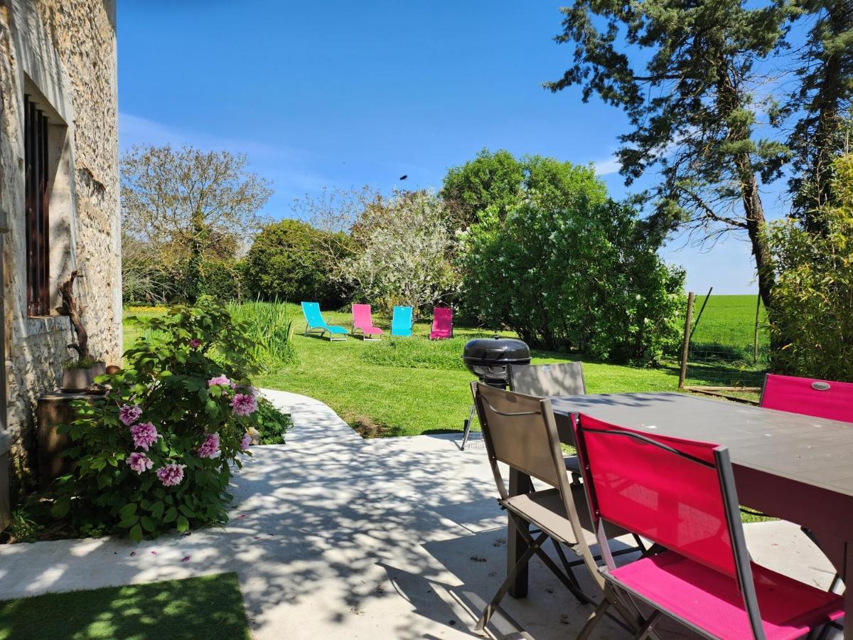 Maison Chaleureuse Et Familiale. * Nalliers (Vendee)